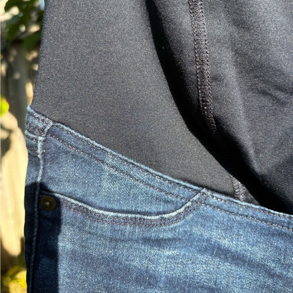 Isabel Maternity Denim Stretch Cuffed Bermuda Shorts Size 6 - Picture 3 of 7